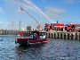 Das neue MZB der Feuerwehr Stralsund wird von den Kameraden gebührend in Emfpang genommen