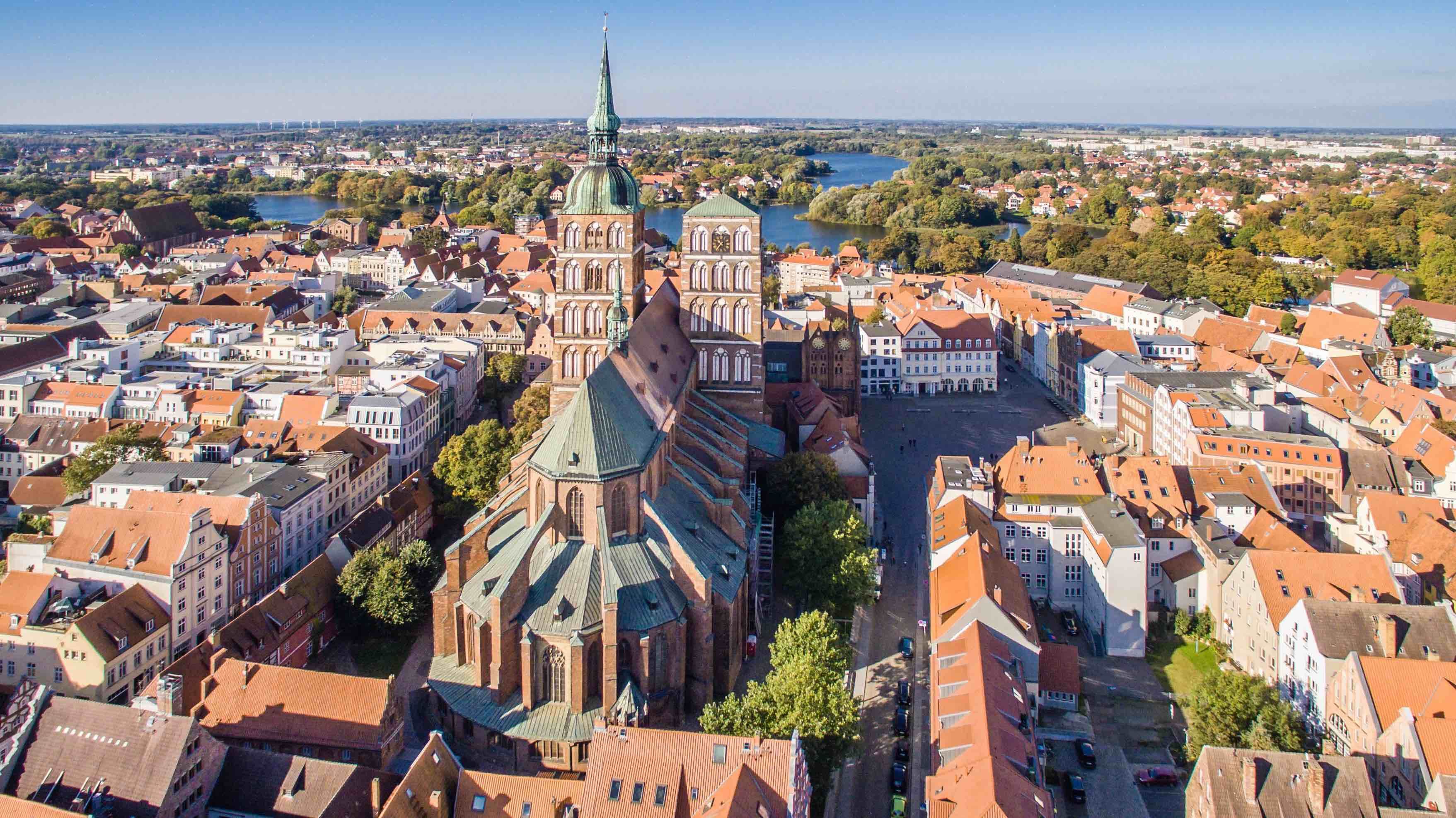 Foto Nikolai Luftbild von Osten Gottesdienst 2024